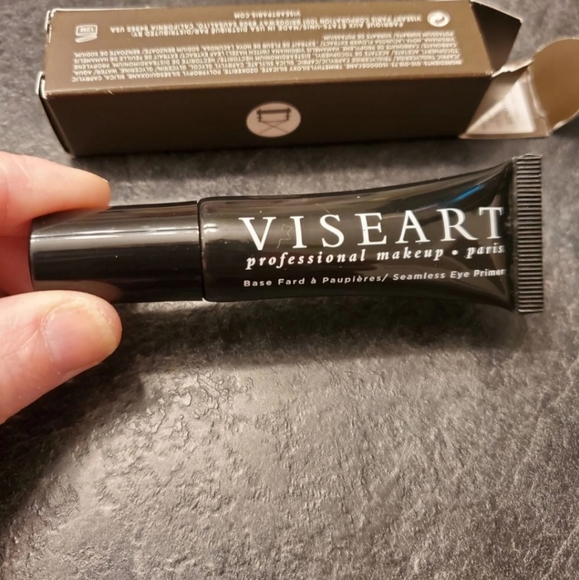Viseart Nutral Matte Eye Shadow and Viseart Eye Primer - Picture 2 of 8